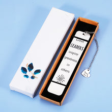 Load image into Gallery viewer, 2022 Graduation Gifts Back to School Keychain for Him Her Middle High School College Students Class of 2022 Senior Grad PHD Master Graduates Inspirational Gifts for Women Men Boy Girl Son Daughter