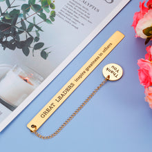 Load image into Gallery viewer, Boss Day Gift for Women Men Boss Bookmark for Leader Manager Mentor Tutor Leaving Job Farewell Going Away Office Anniversary Retirement Birthday Christmas New Years Thank You Gift for Him Her