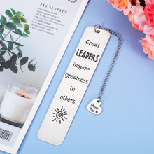 Load image into Gallery viewer, 2022 Graduation Gifts Back to School Keychain for Him Her Middle High School College Students Class of 2022 Senior Grad PHD Master Graduates Inspirational Gifts for Women Men Boy Girl Son Daughter