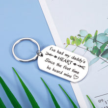 Load image into Gallery viewer, Dad Gifts Keychain from Daughter Son New Dad Daddy to Be Gifts for Men Birthday Christmas Father’s Day Valentine Gifts New Father Mother Soon to Be First Time Dads Moms Gifts from New Mommy