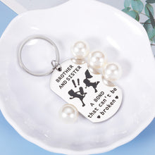 Load image into Gallery viewer, Brother Gifts from Sister Funny Sister and Brother Keychain Birthday Christmas Gift for Sister from Brother Big Sister Little Sister Gifts Valentine&#39;s Day Present Big Brother Little Brother in Law
